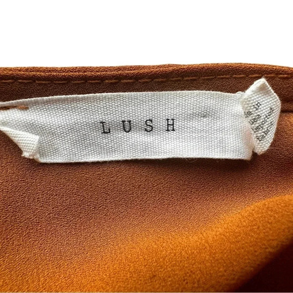 Lush Short Sleeve Open Twisted Back Top - Picture 8 of 10